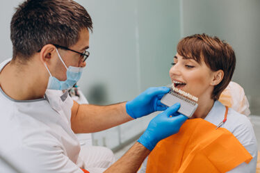 Saiba como conseguir implantes dentários pelo SUS gratuitamente