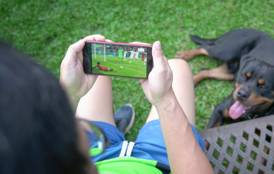 Conheça os melhores aplicativos para assistir futebol no celular
